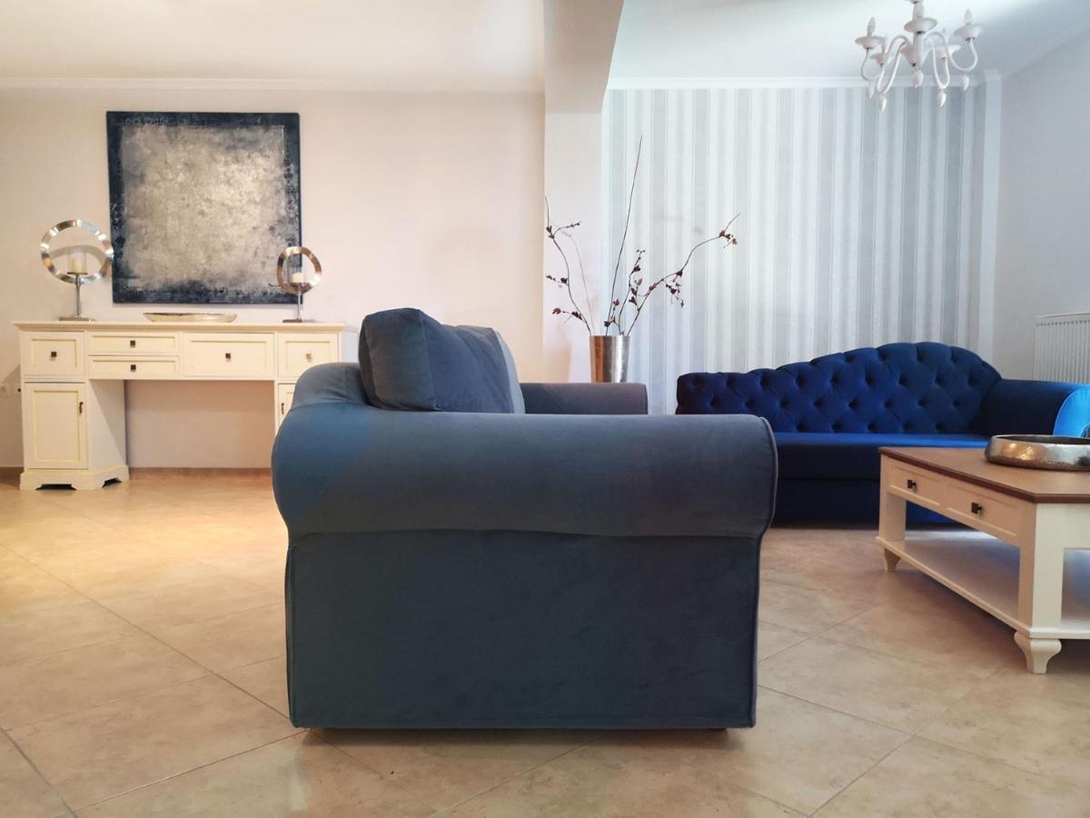 Pirofani Villa Apartments Apolpaina Exteriör bild