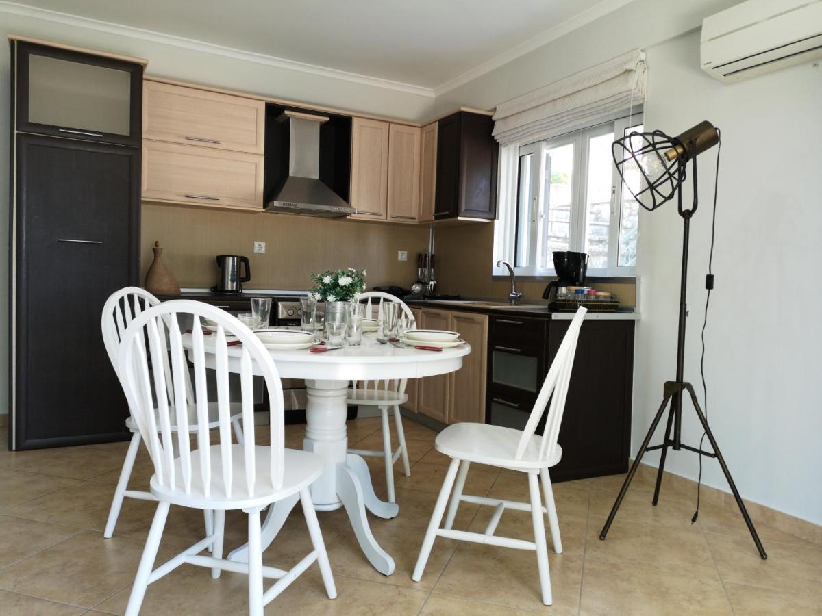 Pirofani Villa Apartments Apolpaina Exteriör bild