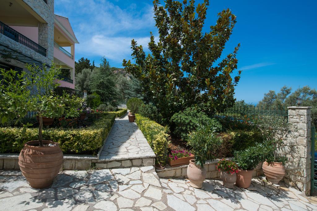 Pirofani Villa Apartments Apolpaina Exteriör bild