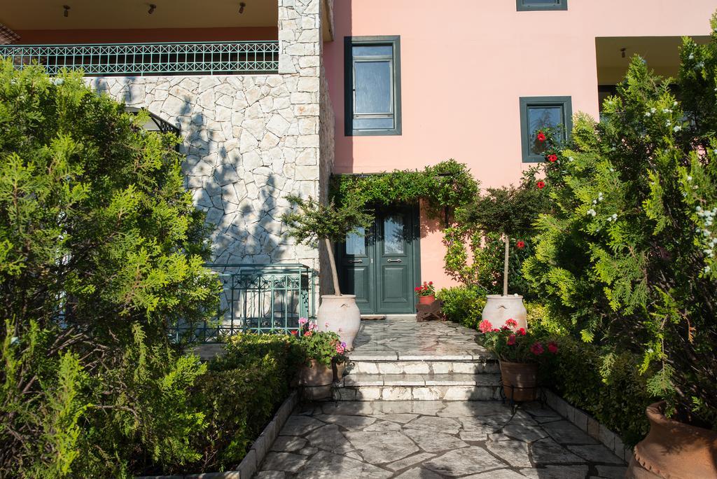 Pirofani Villa Apartments Apolpaina Exteriör bild
